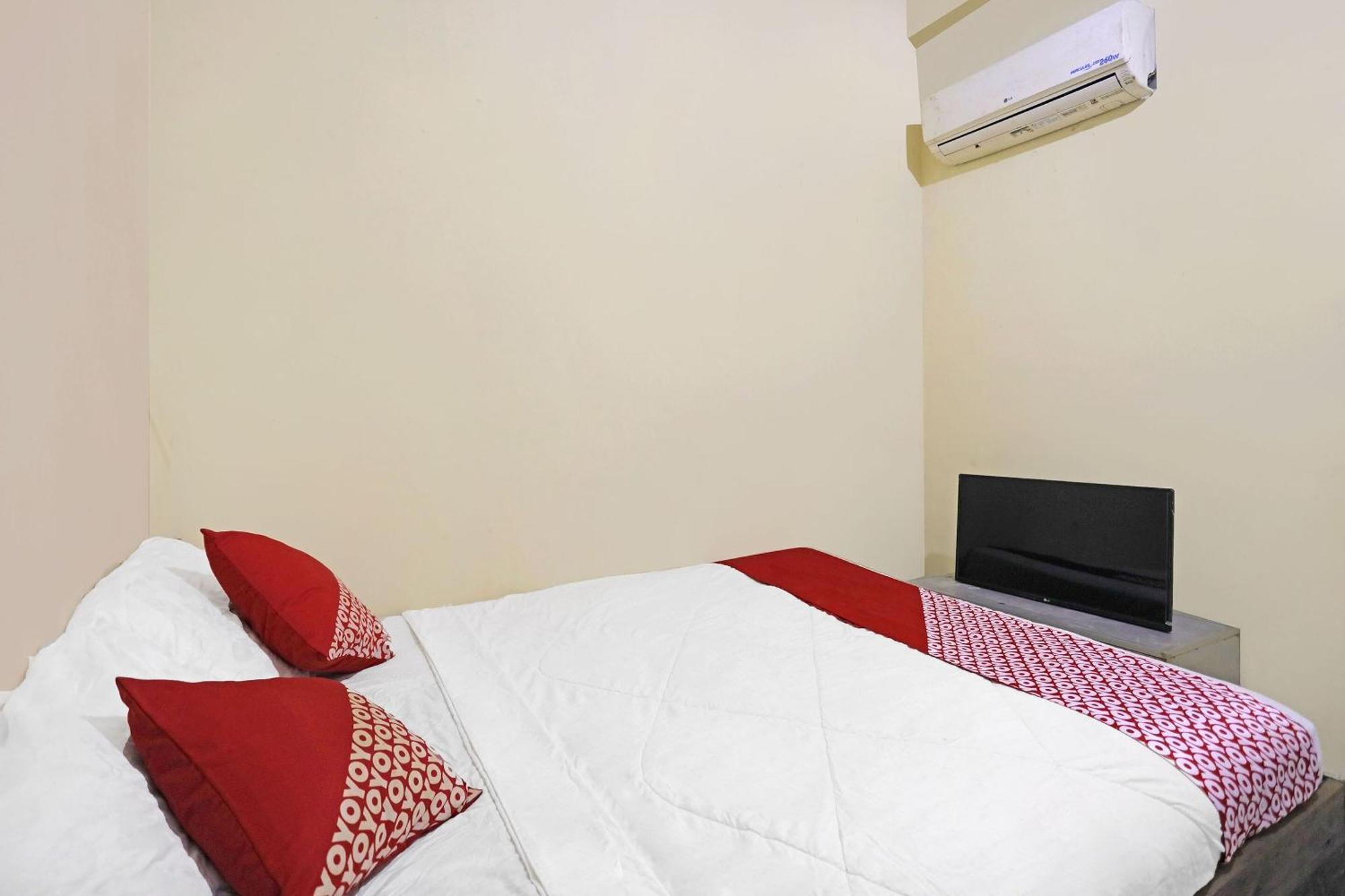Spot On 91343 Kartika Guest House Syariahnearpantai Stres Jodoh  ภายนอก รูปภาพ