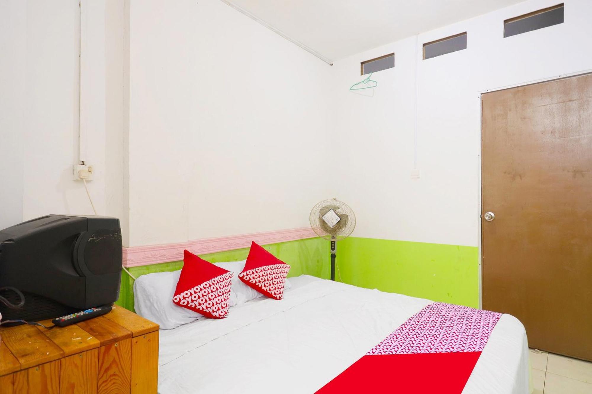 Spot On 91343 Kartika Guest House Syariahnearpantai Stres Jodoh  ภายนอก รูปภาพ