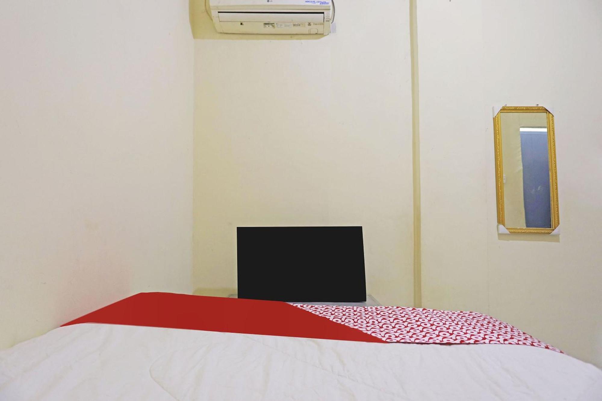 Spot On 91343 Kartika Guest House Syariahnearpantai Stres Jodoh  ภายนอก รูปภาพ