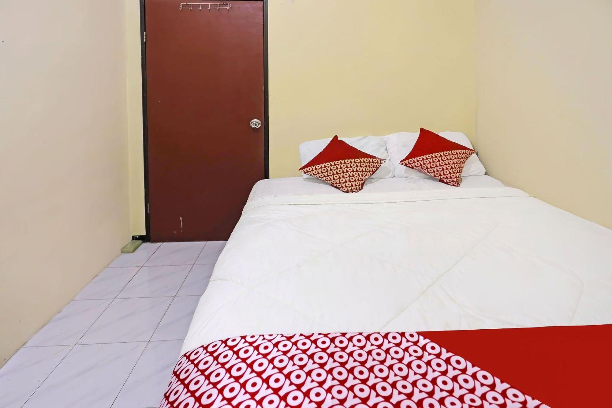 Spot On 91343 Kartika Guest House Syariahnearpantai Stres Jodoh  ภายนอก รูปภาพ