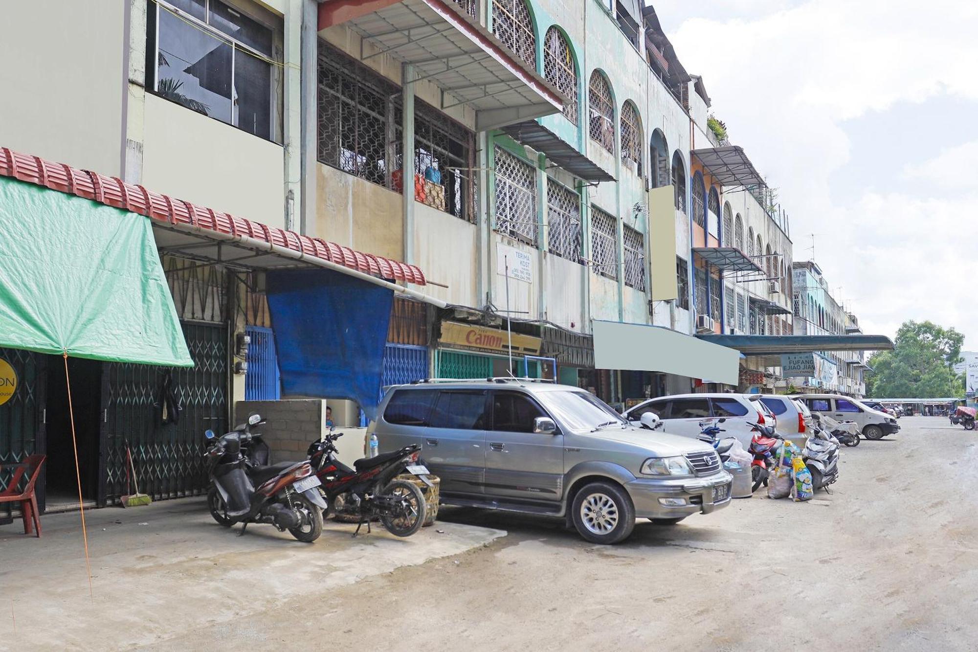 Spot On 91343 Kartika Guest House Syariahnearpantai Stres Jodoh  ภายนอก รูปภาพ