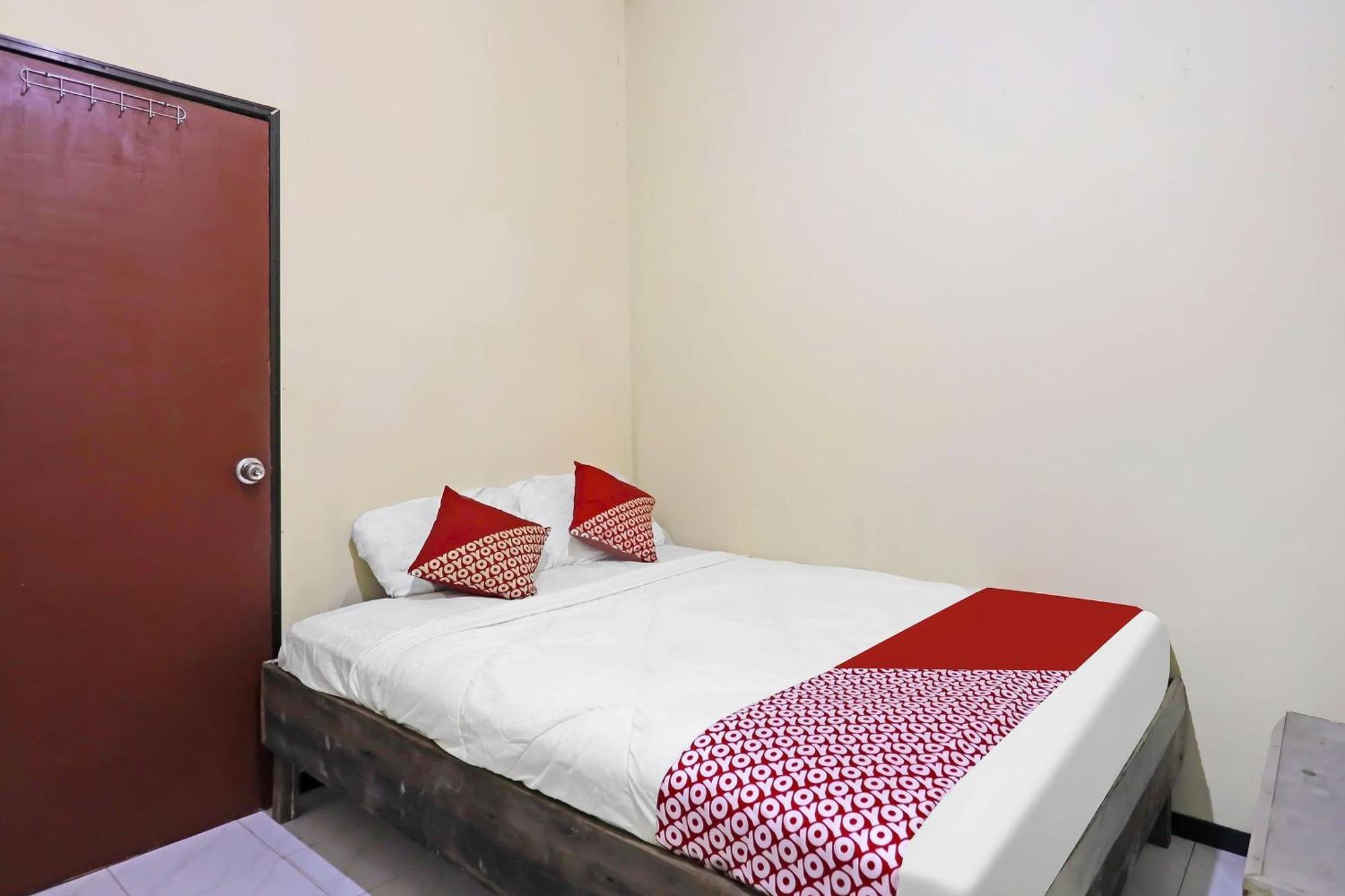 Spot On 91343 Kartika Guest House Syariahnearpantai Stres Jodoh  ภายนอก รูปภาพ
